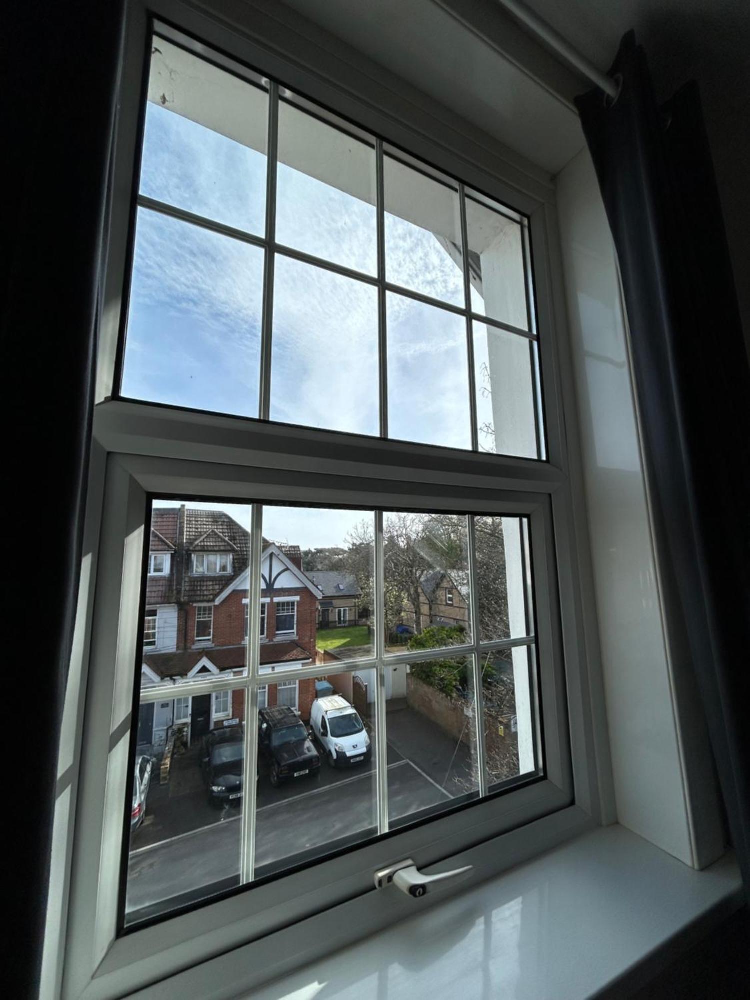 Seaside Rentals Bournemouth - 2Br, Upto 6Ppl, Beach 3 Min Walk, Dogs Ok, Wifi, Park 2 Cars Buitenkant foto