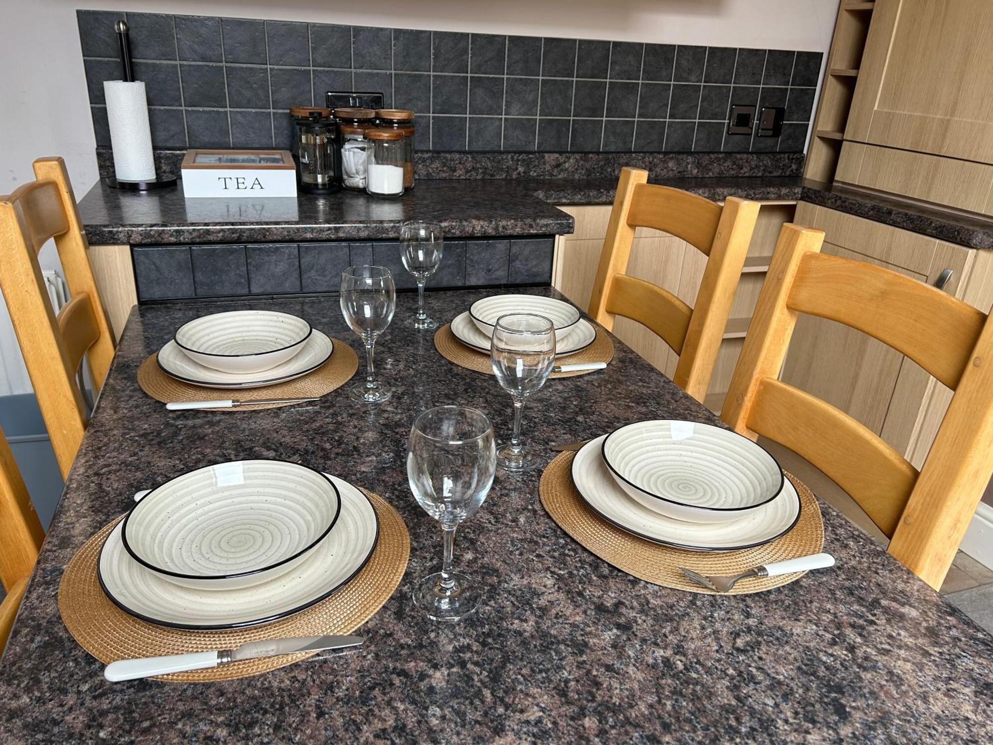 Seaside Rentals Bournemouth - 2Br, Upto 6Ppl, Beach 3 Min Walk, Dogs Ok, Wifi, Park 2 Cars Buitenkant foto